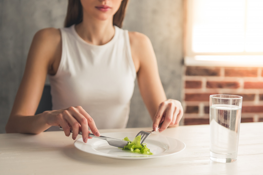 eating with one leaf of veggie